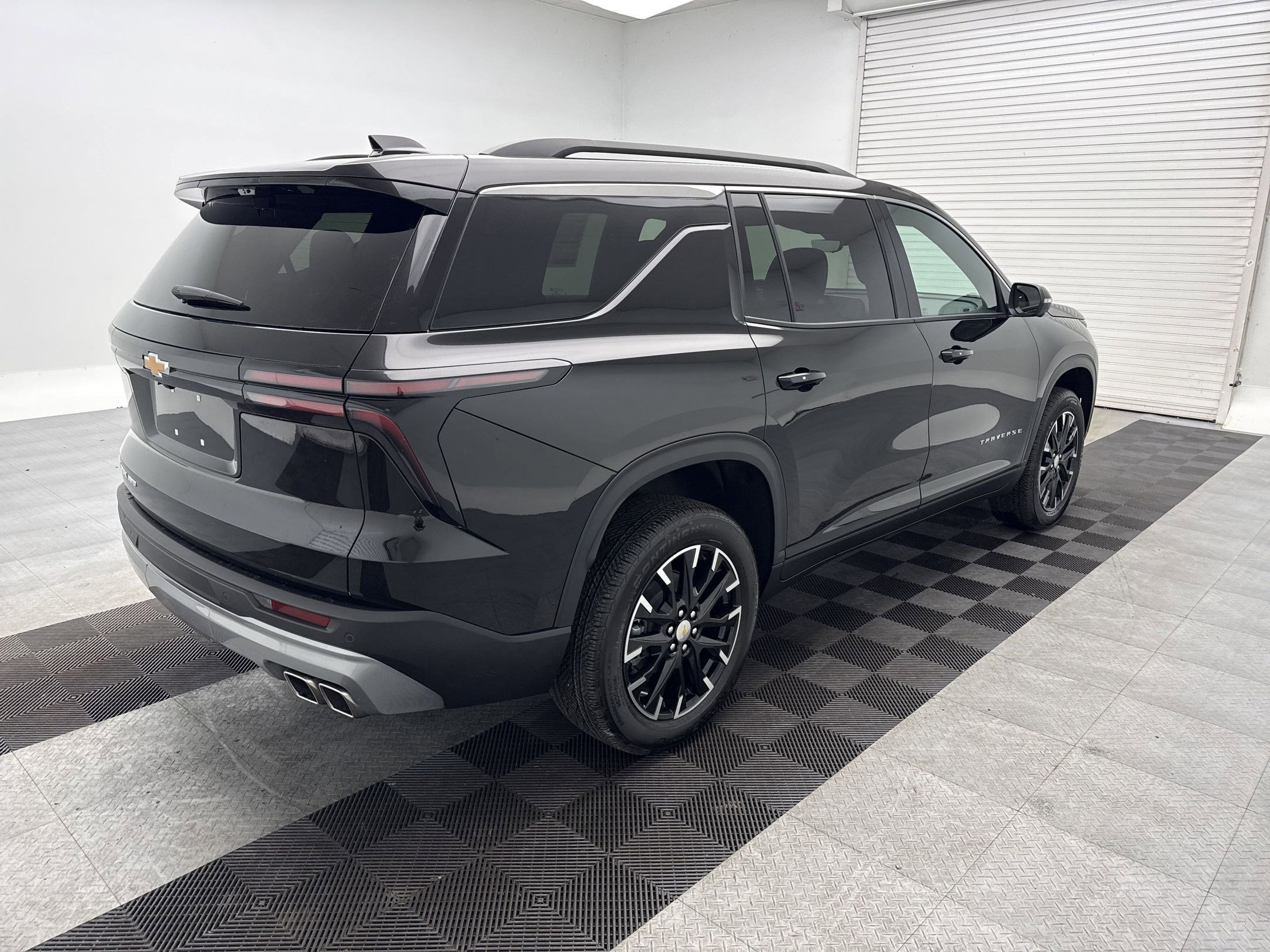 2026 Chevrolet Traverse photo 8