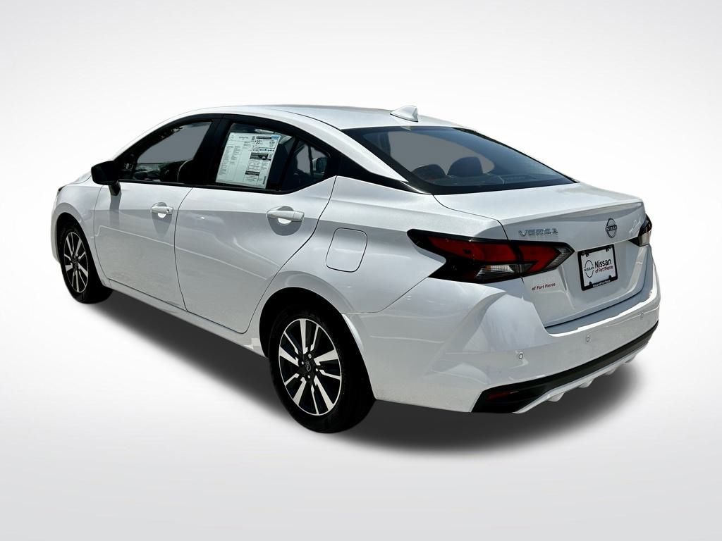 2025 Nissan Versa SV photo 4