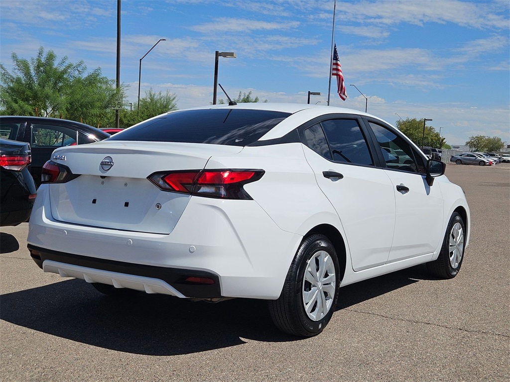 2025 Nissan Versa 1.6 S photo 4