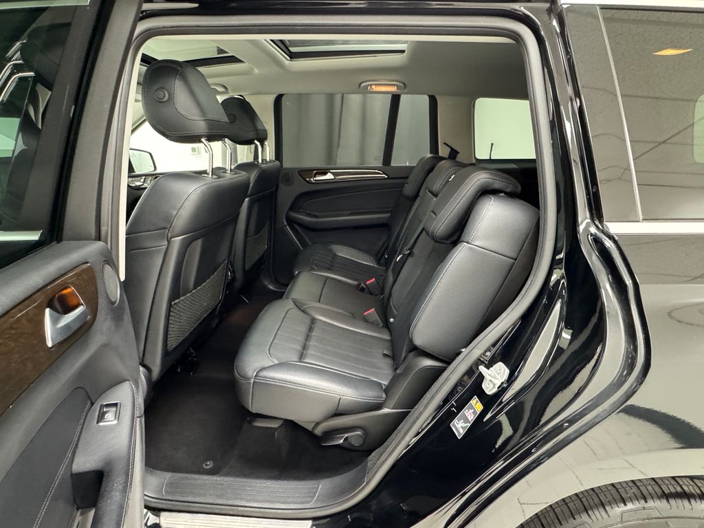 2018 Mercedes Benz GLS 450 4MATIC photo 12