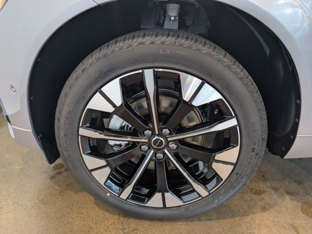 2026 Volvo XC60 B5 Plus photo 7