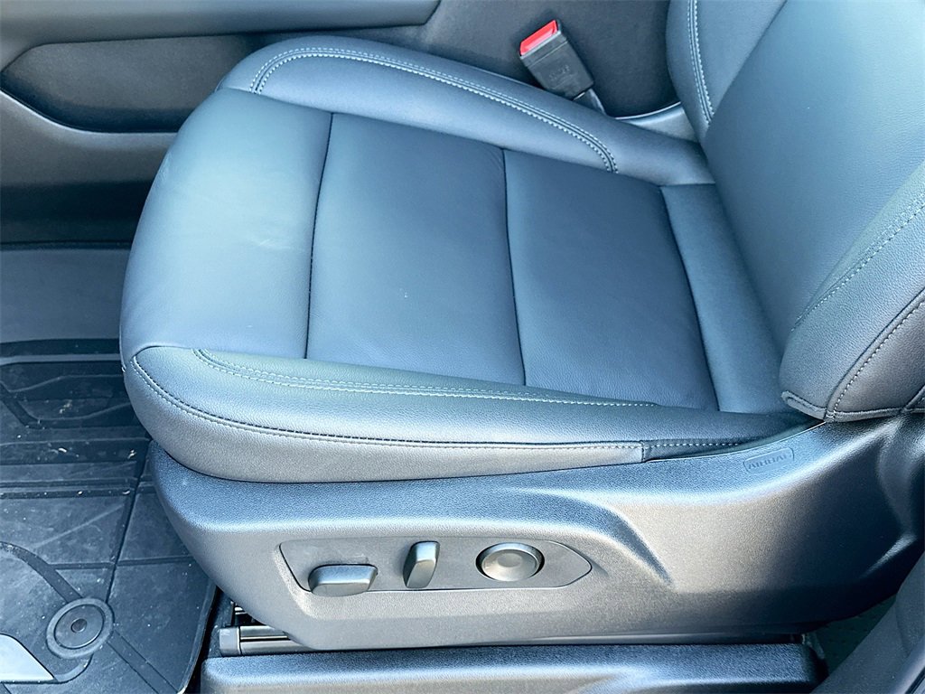 2025 Chevrolet Tahoe LT photo 14