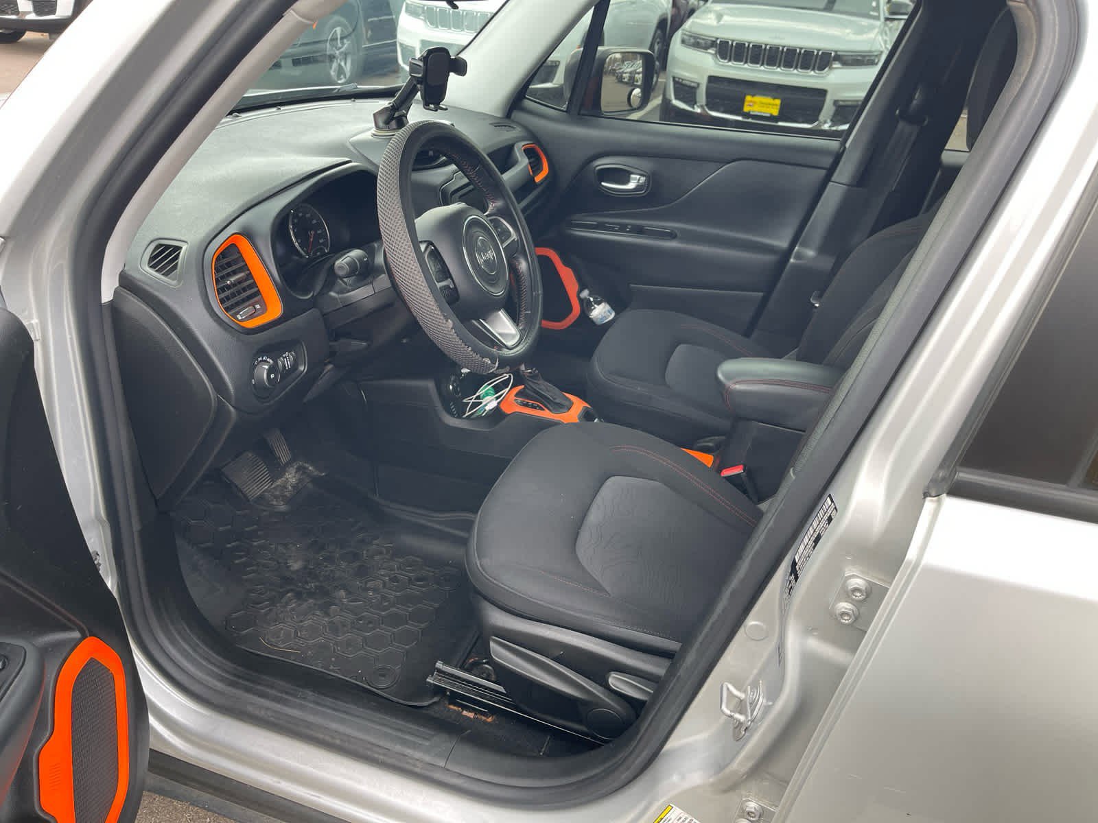 2015 Jeep Renegade Trailhawk photo 4