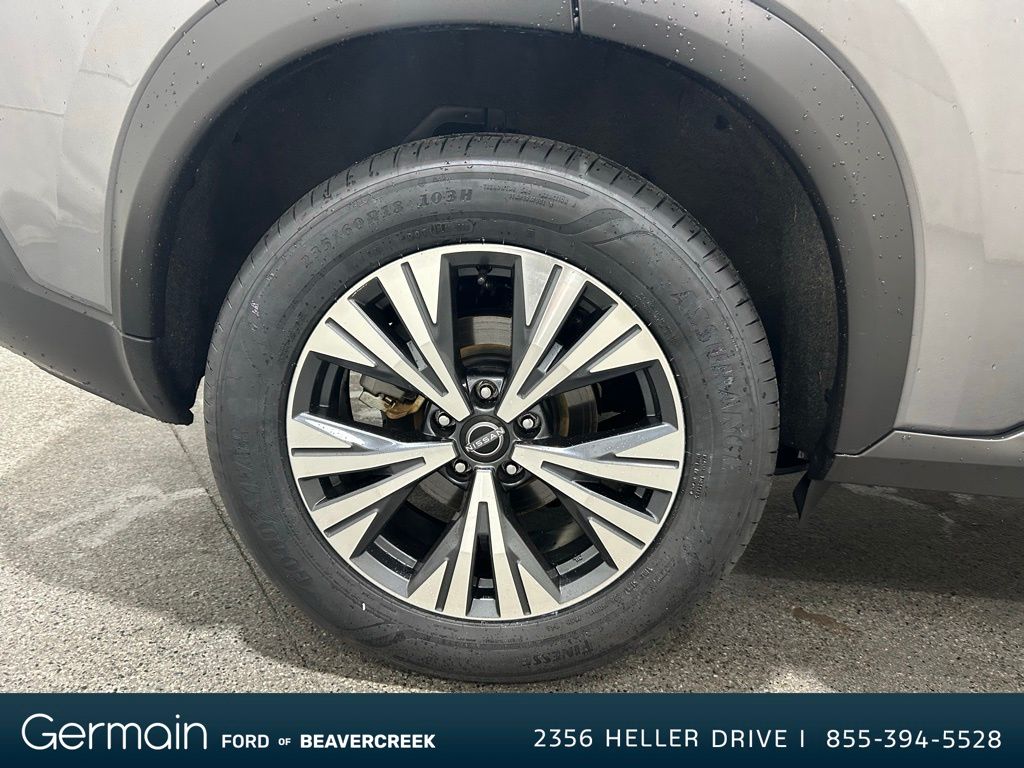 2023 Nissan Rogue SV photo 8