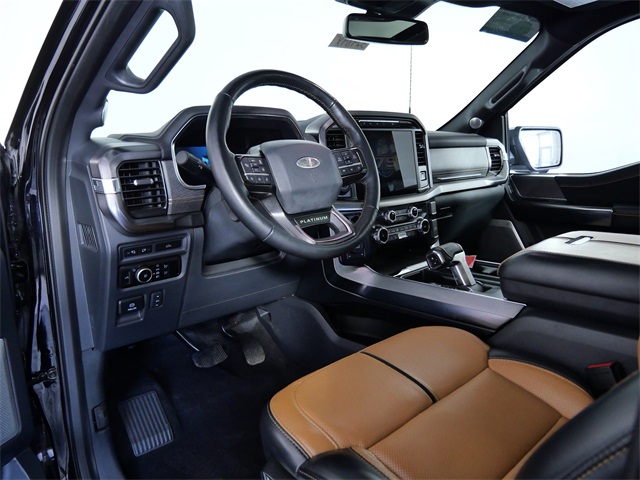 2023 Ford F-150 Platinum photo 16