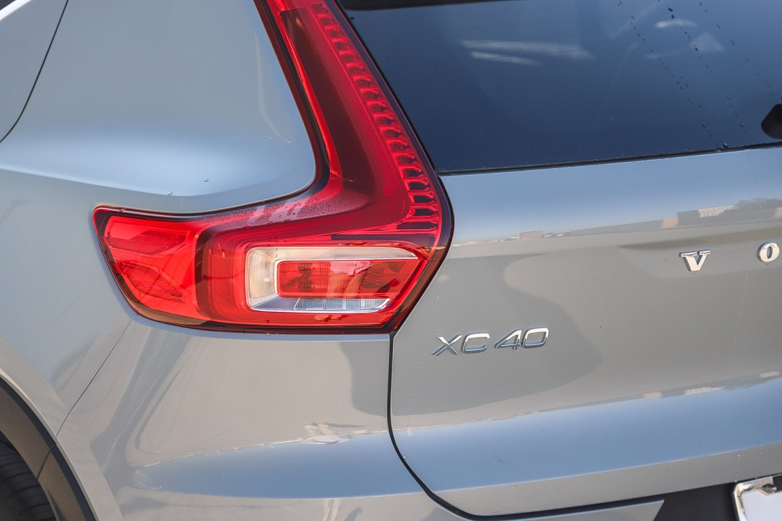 2025 Volvo XC40 Core photo 7