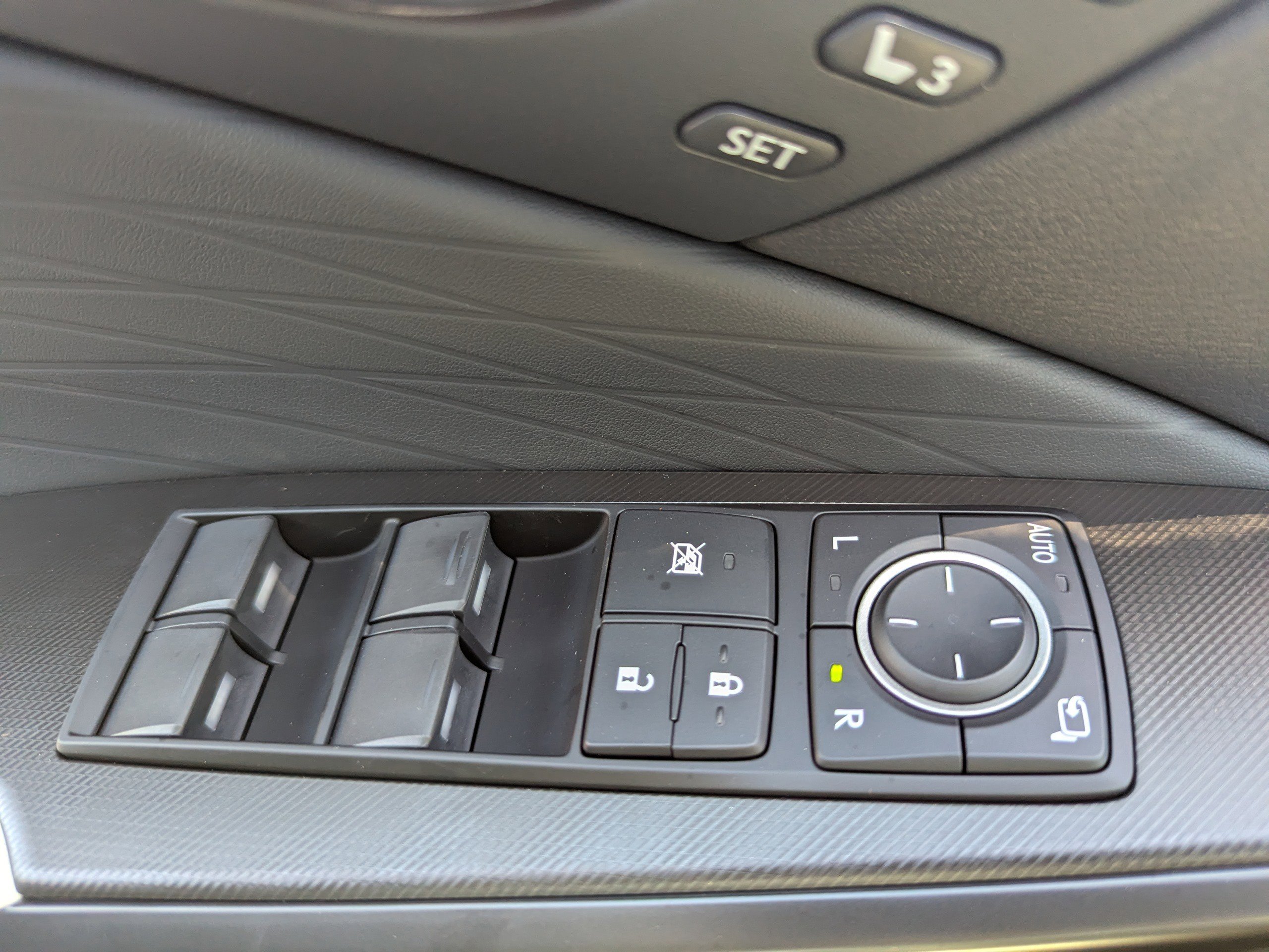 2025 Lexus IS 350 F SPORT photo 19