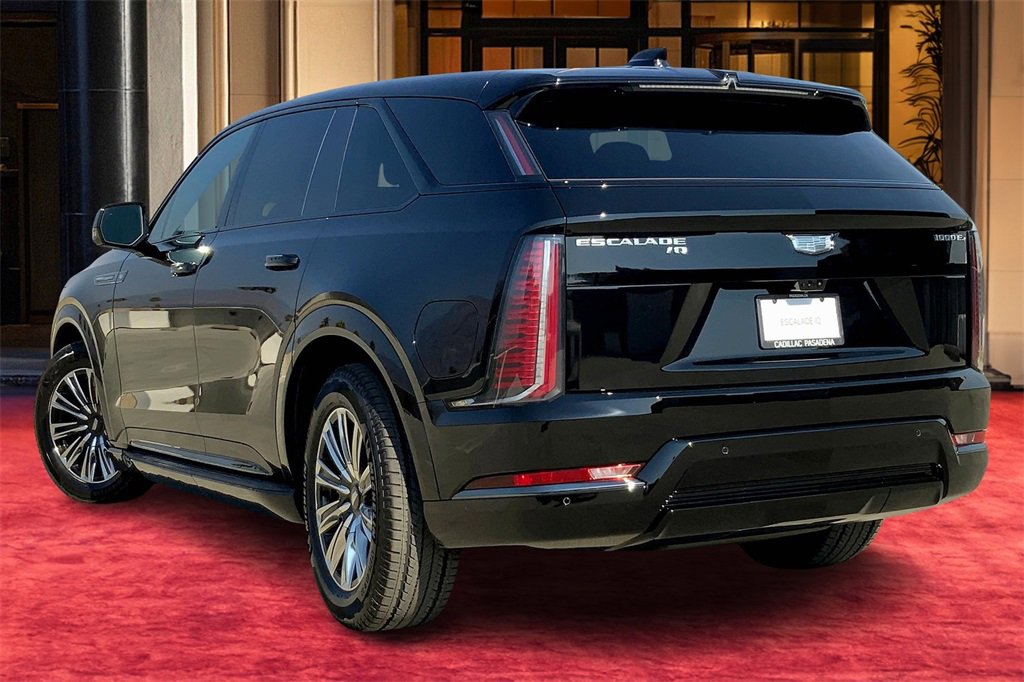 2026 Cadillac Escalade IQ Sport photo 4