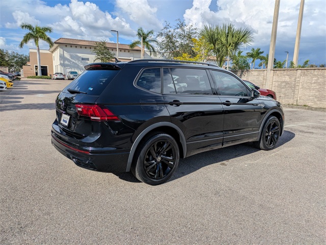 2023 Volkswagen Tiguan SE R-Line Black photo 4