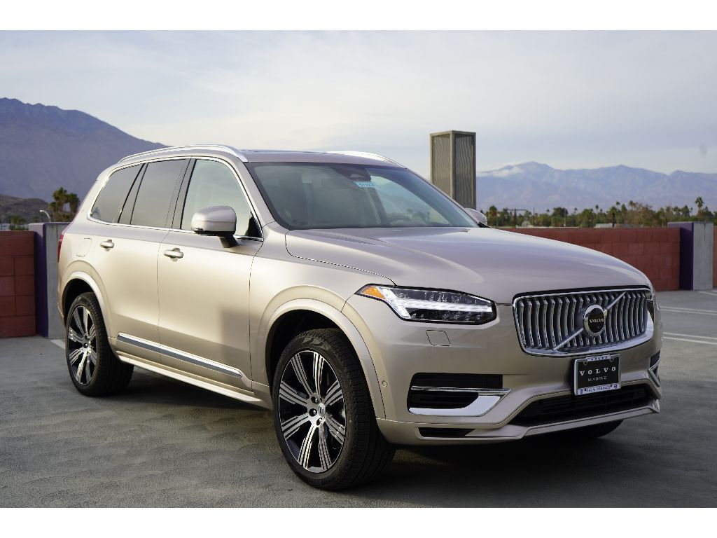 2025 Volvo XC90 Plus's photo