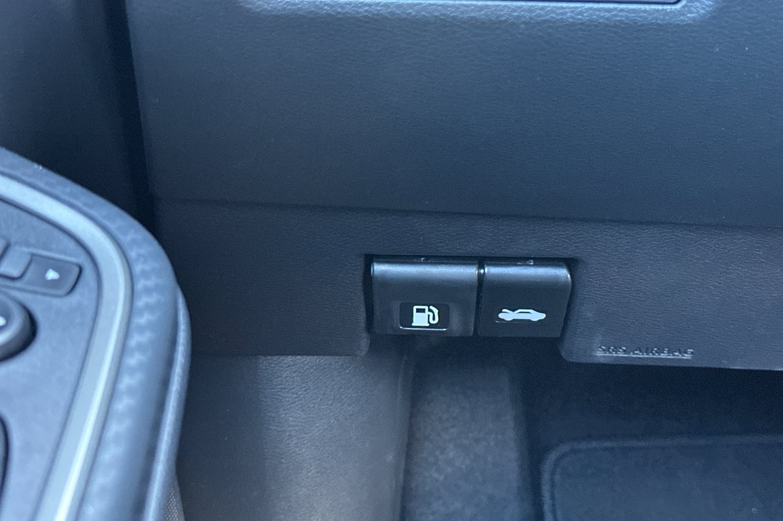 2025 Nissan Versa 1.6 SR photo 29