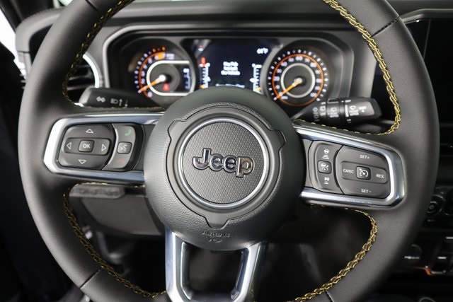 2025 Jeep Wrangler Sahara photo 10