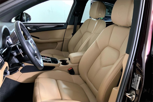 2024 Porsche Macan T photo 4