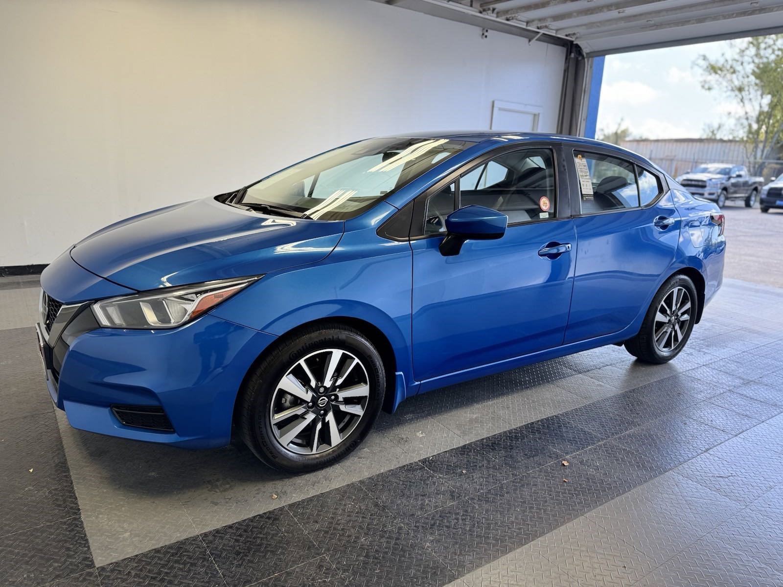 PreOwned 2022 Nissan Versa SV 4dr Car in Orange P867167 Granger