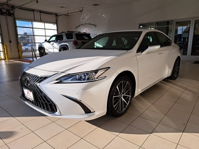 2023 Lexus ES 350's photo