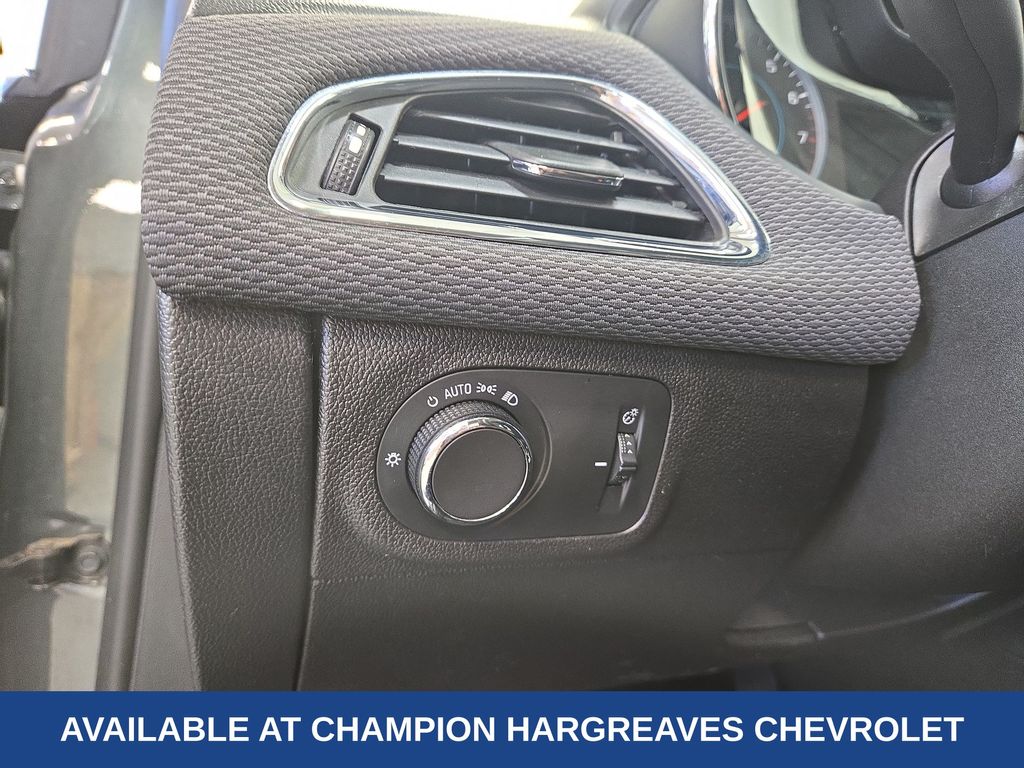 2017 Chevrolet Cruze LT photo 18