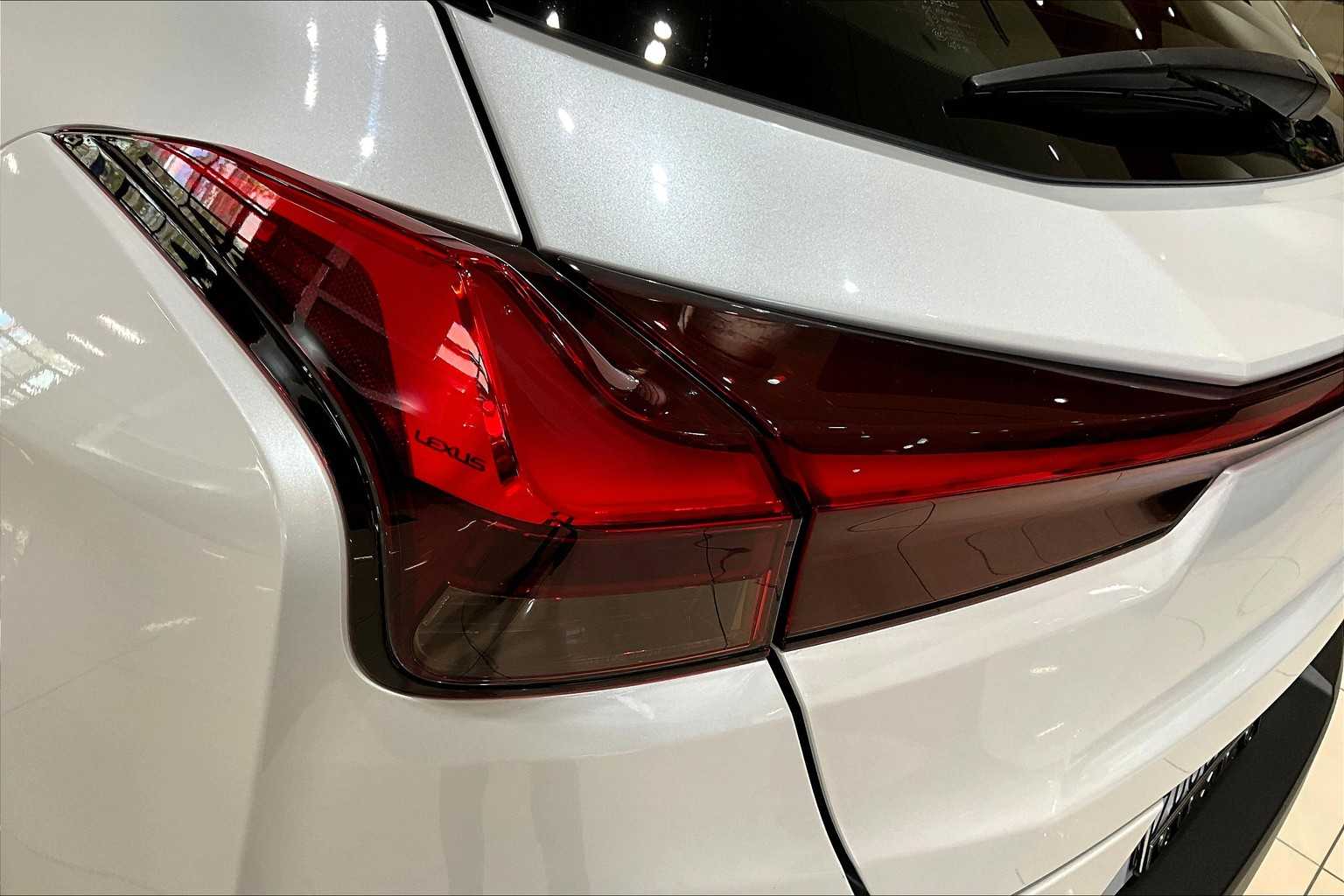 2022 Lexus UX 200 photo 26