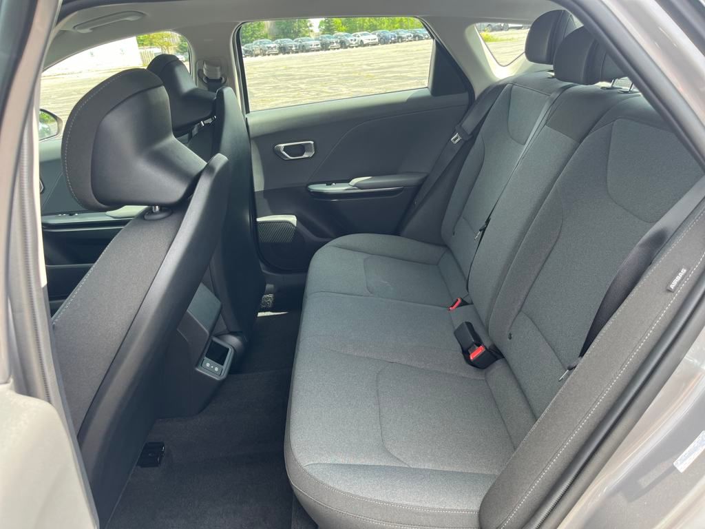 2025 Kia K4 LXS photo 14