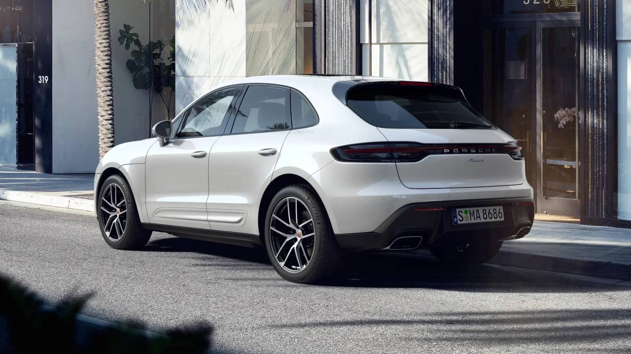 2025 Porsche Macan T photo 3
