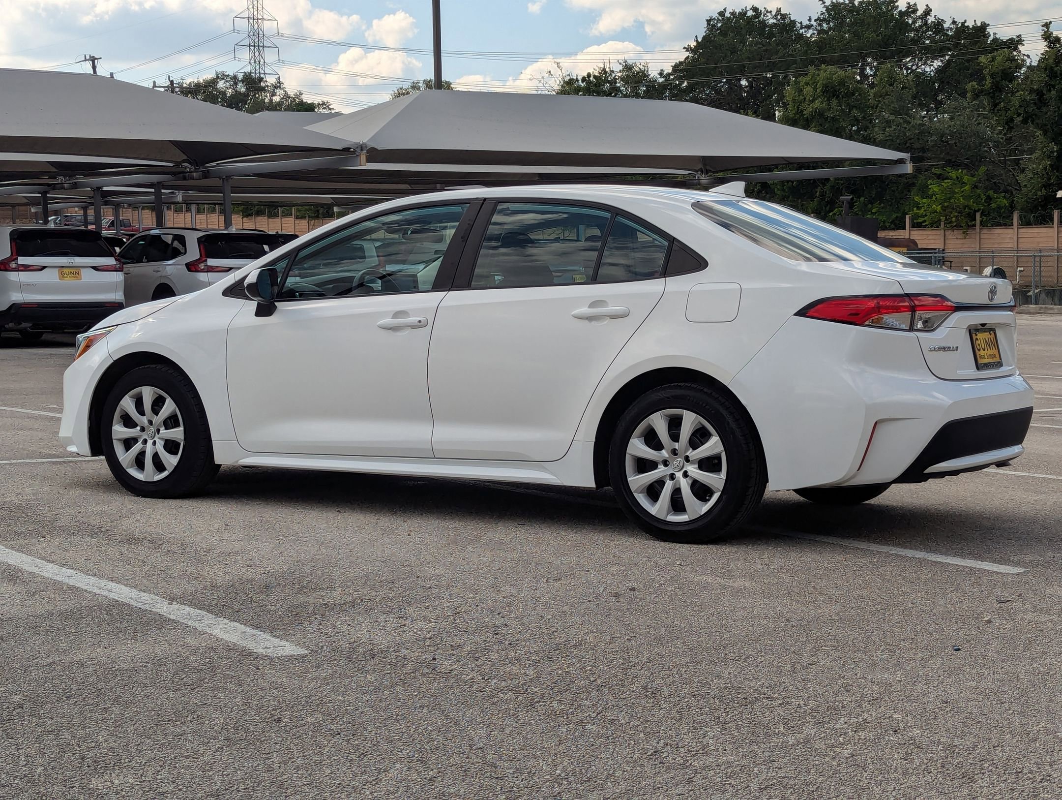 2022 Toyota Corolla LE photo 6