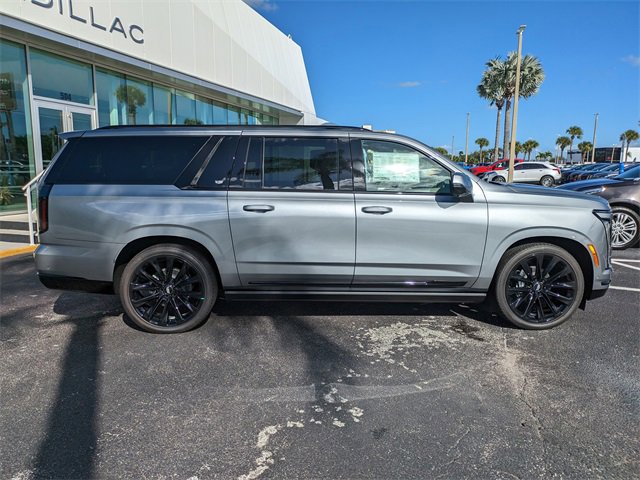 2025 Cadillac Escalade ESV Sport Platinum photo 3