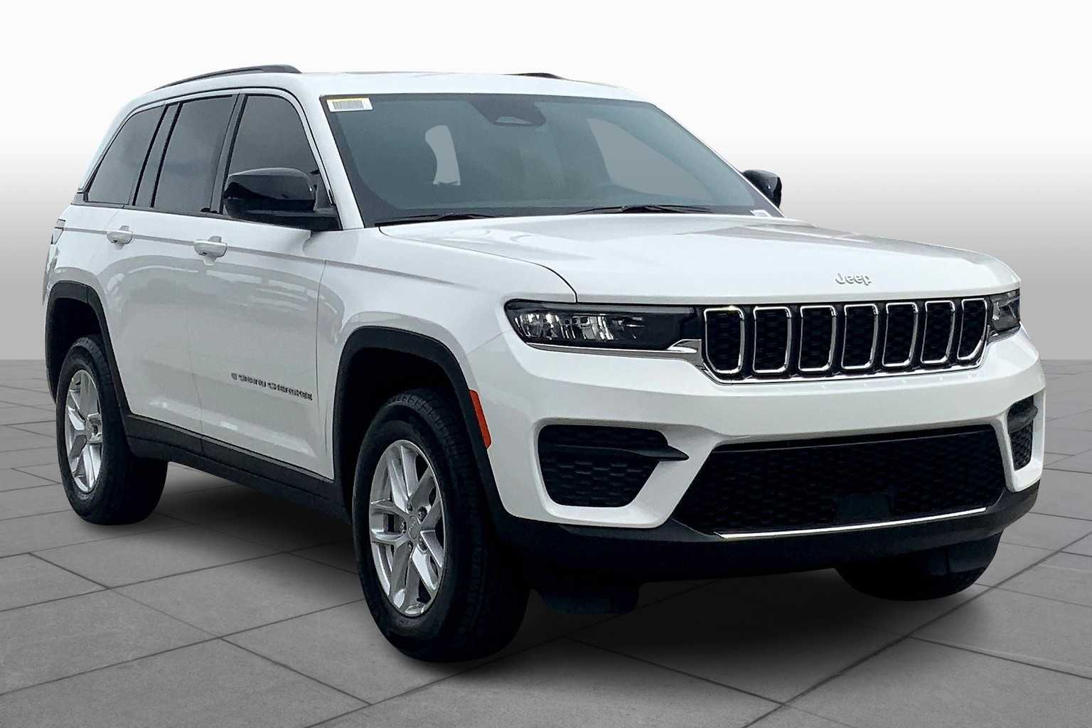 2025 Jeep Grand Cherokee Laredo X photo 2
