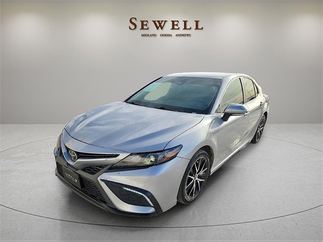 2022 Toyota Camry SE's photo
