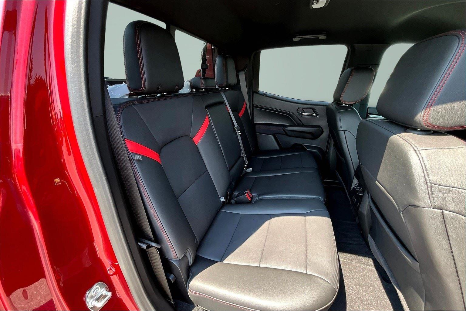 2025 Chevrolet Colorado Z71 photo 10