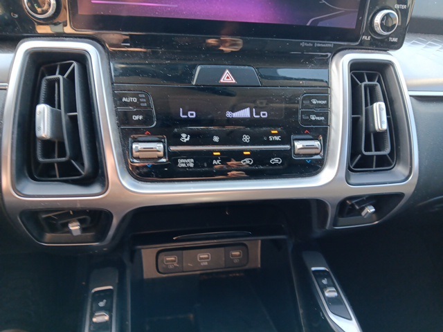 2022 Kia Sorento Hybrid S photo 11