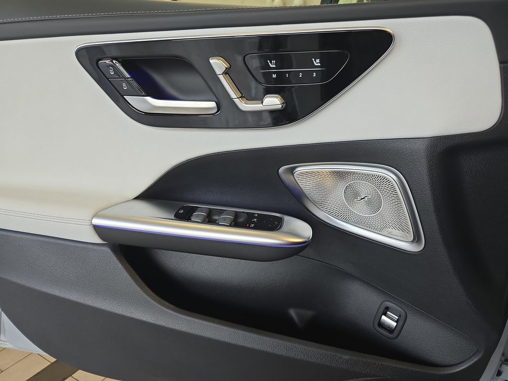 2025 Mercedes Benz C 300 photo 25