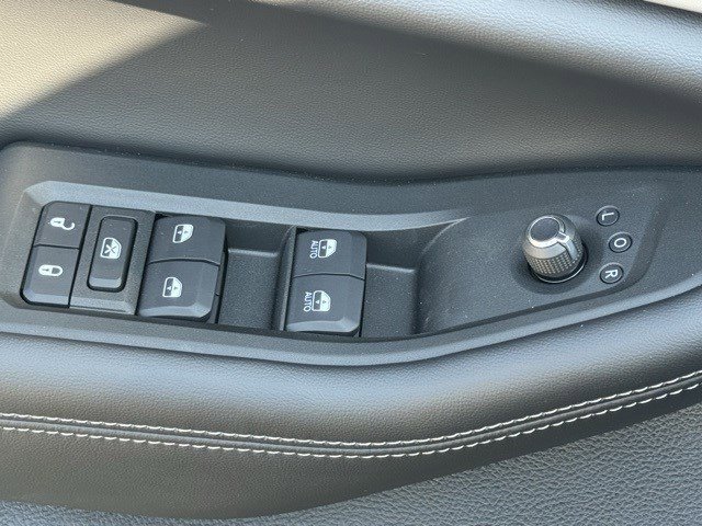 2025 Jeep Grand Cherokee Limited photo 4