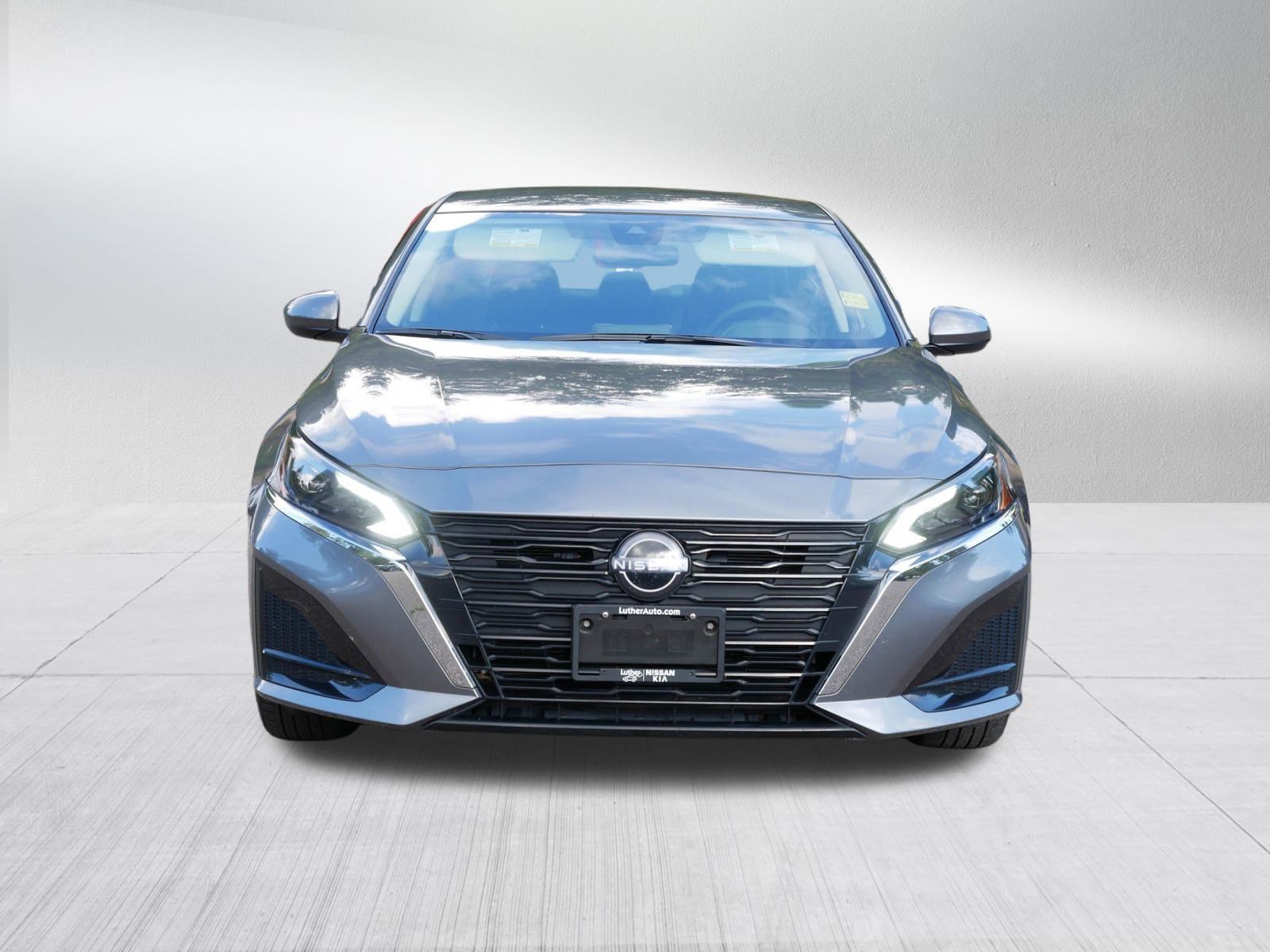 2023 Nissan Altima 2.5 SV photo 2