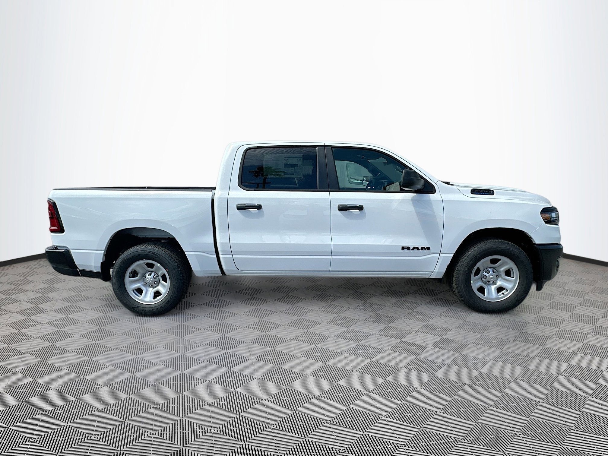 2025 Ram 1500 Tradesman photo 3