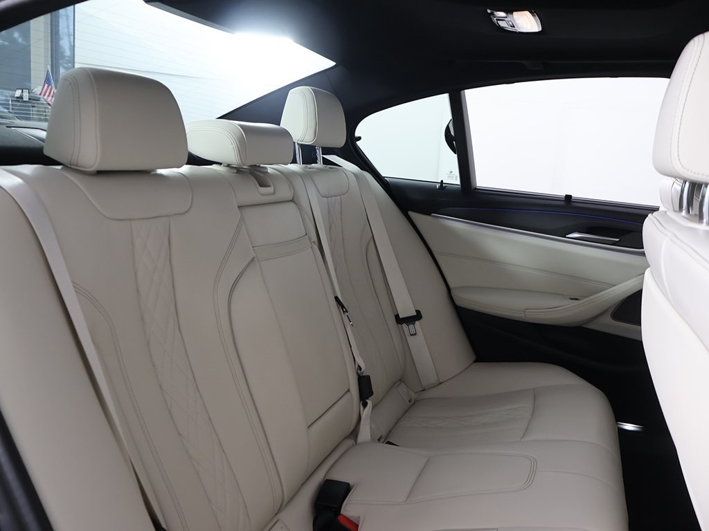 2022 Bmw M550i xDrive photo 36
