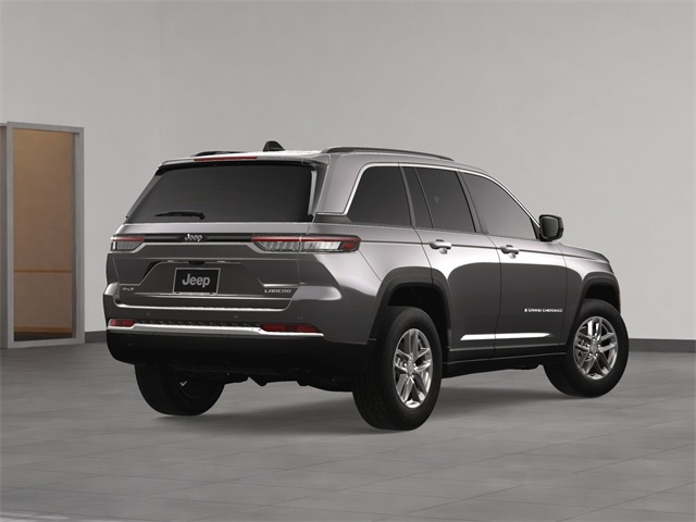 2025 Jeep Grand Cherokee Laredo photo 5