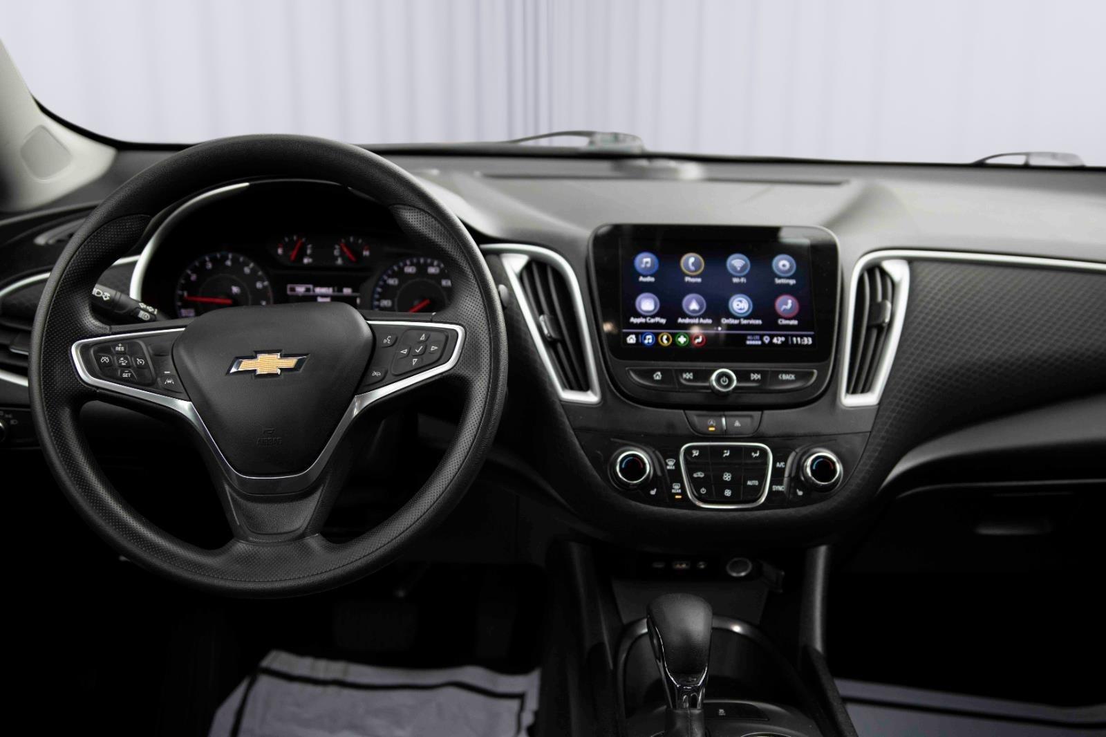 2023 Chevrolet Malibu 1LT photo 3