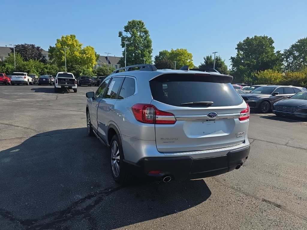 Used 2022 Ice Silver Metallic Subaru Limited image 8