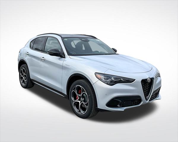 2025 Alfa Romeo Stelvio photo 3