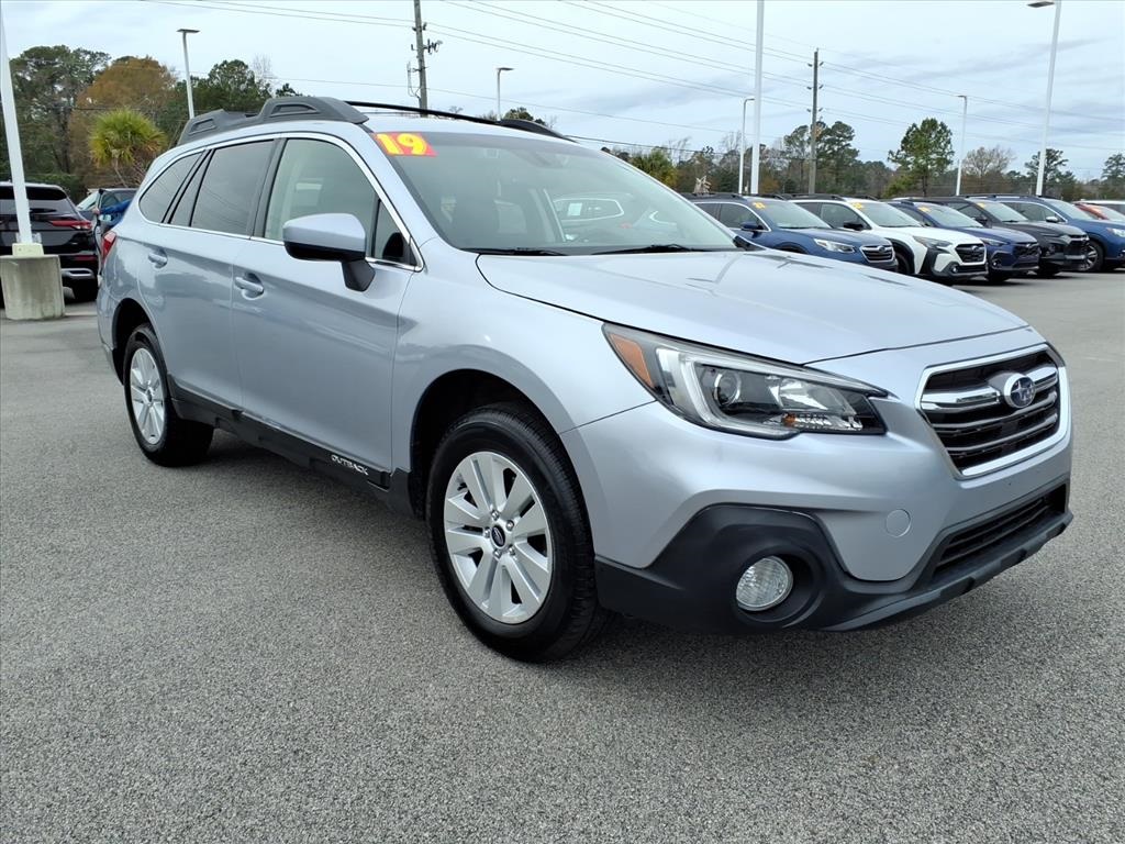 2019 Subaru Outback Premium's photo