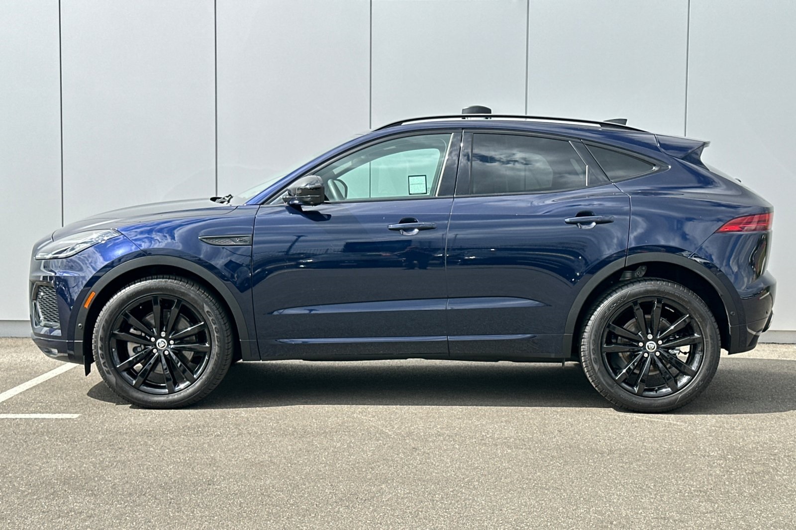 2024 Jaguar E-PACE R-Dynamic SE photo 2
