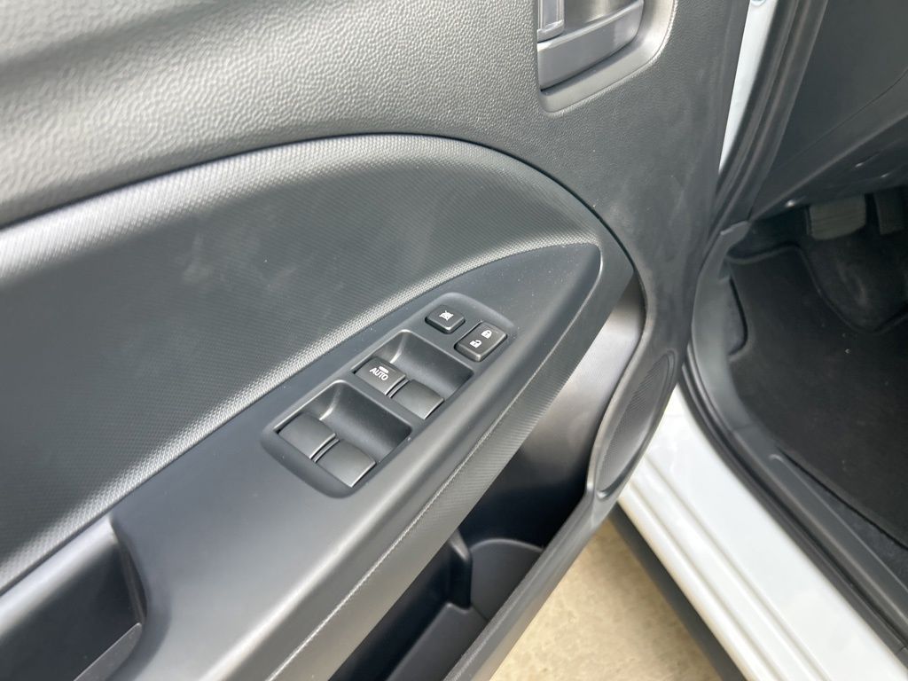 2024 Mitsubishi Mirage ES photo 28