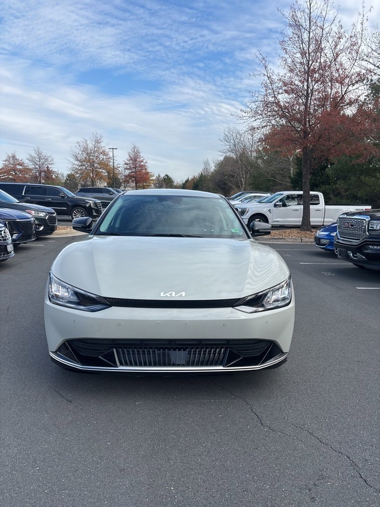 2023 Kia EV6 Wind's photo