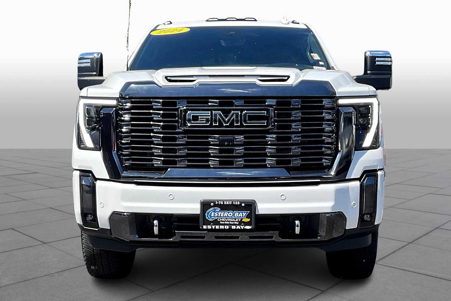 2024 Gmc Sierra 2500 HD Denali Ultimate photo 3