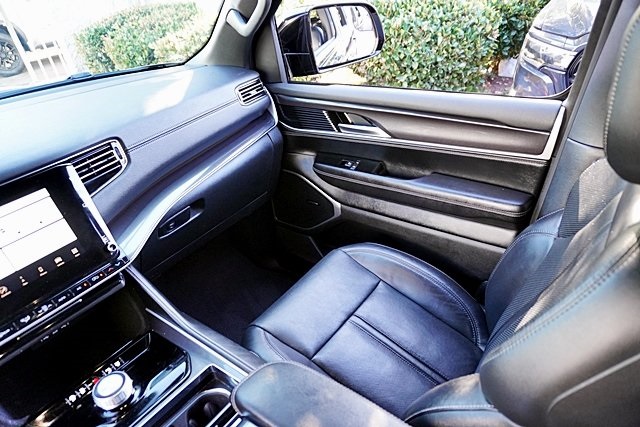 Used 2023 Black Jeep Base image 21