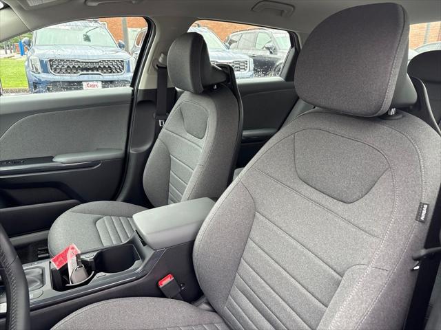 2025 Kia K4 EX photo 2