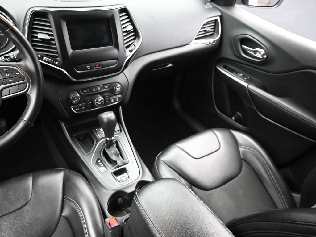 2020 Jeep Cherokee Latitude photo 10