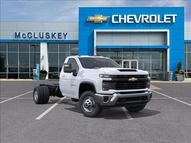 2025 Chevrolet Silverado 3500HD Work Truck's photo