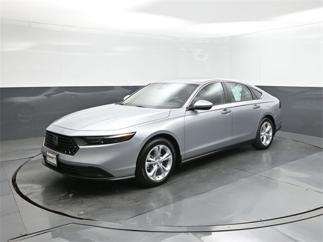 2025 Honda Accord LX's photo