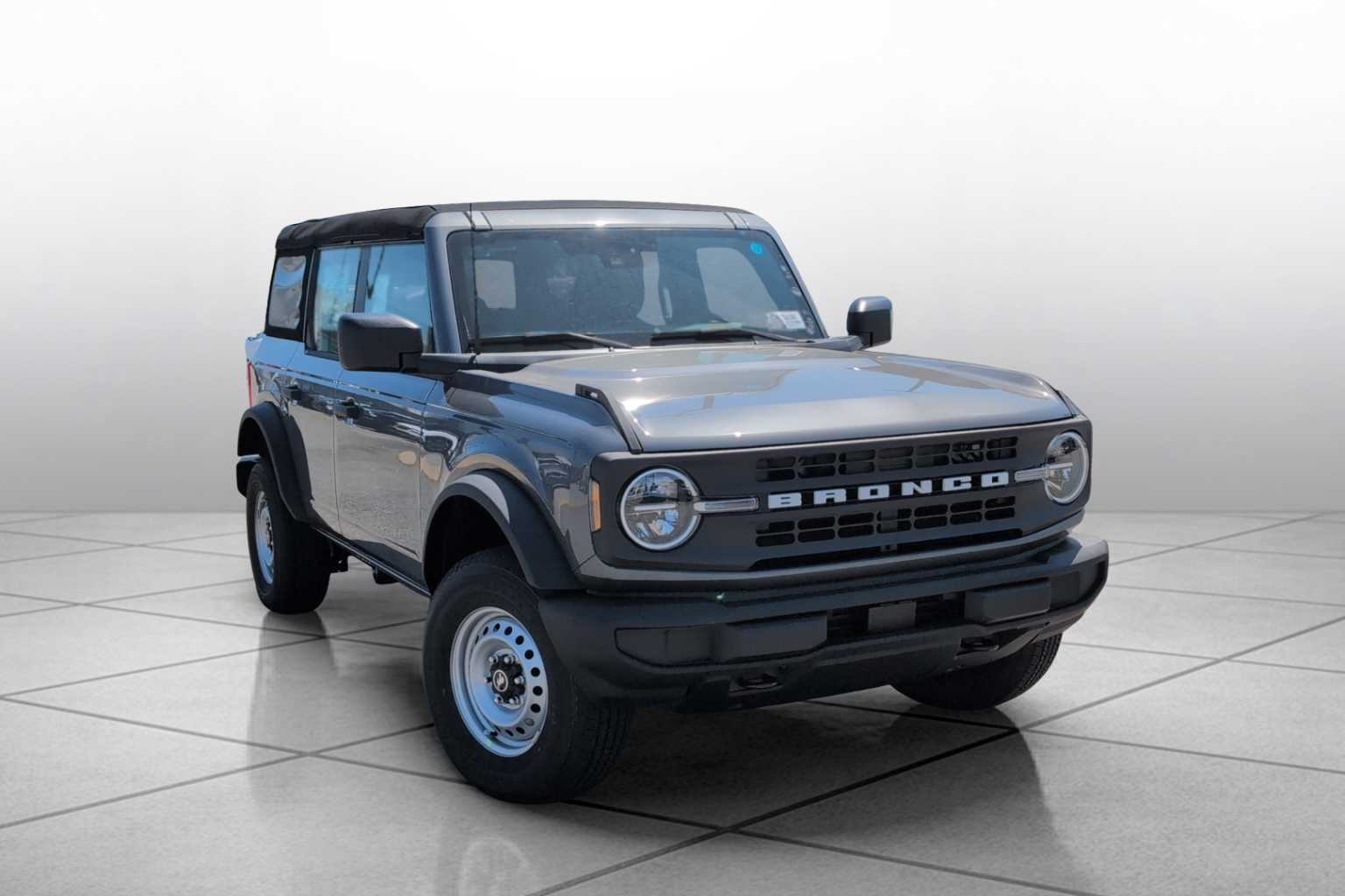 2025 Ford Bronco Base photo 3