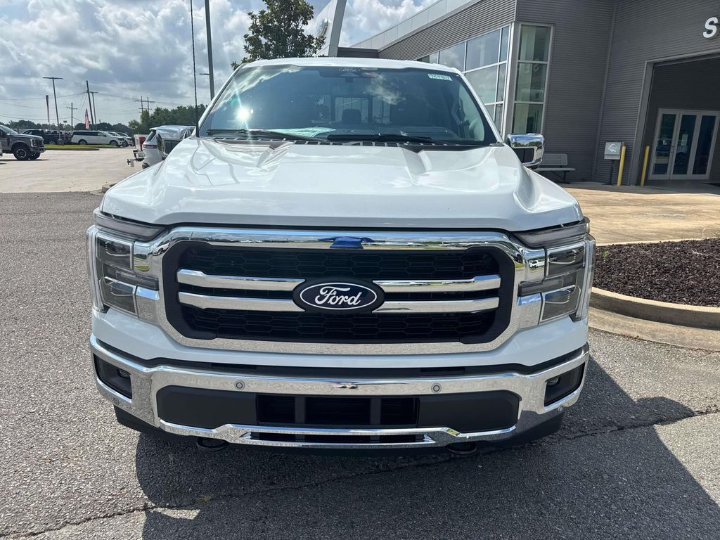 2025 Ford F-150 Lariat photo 2